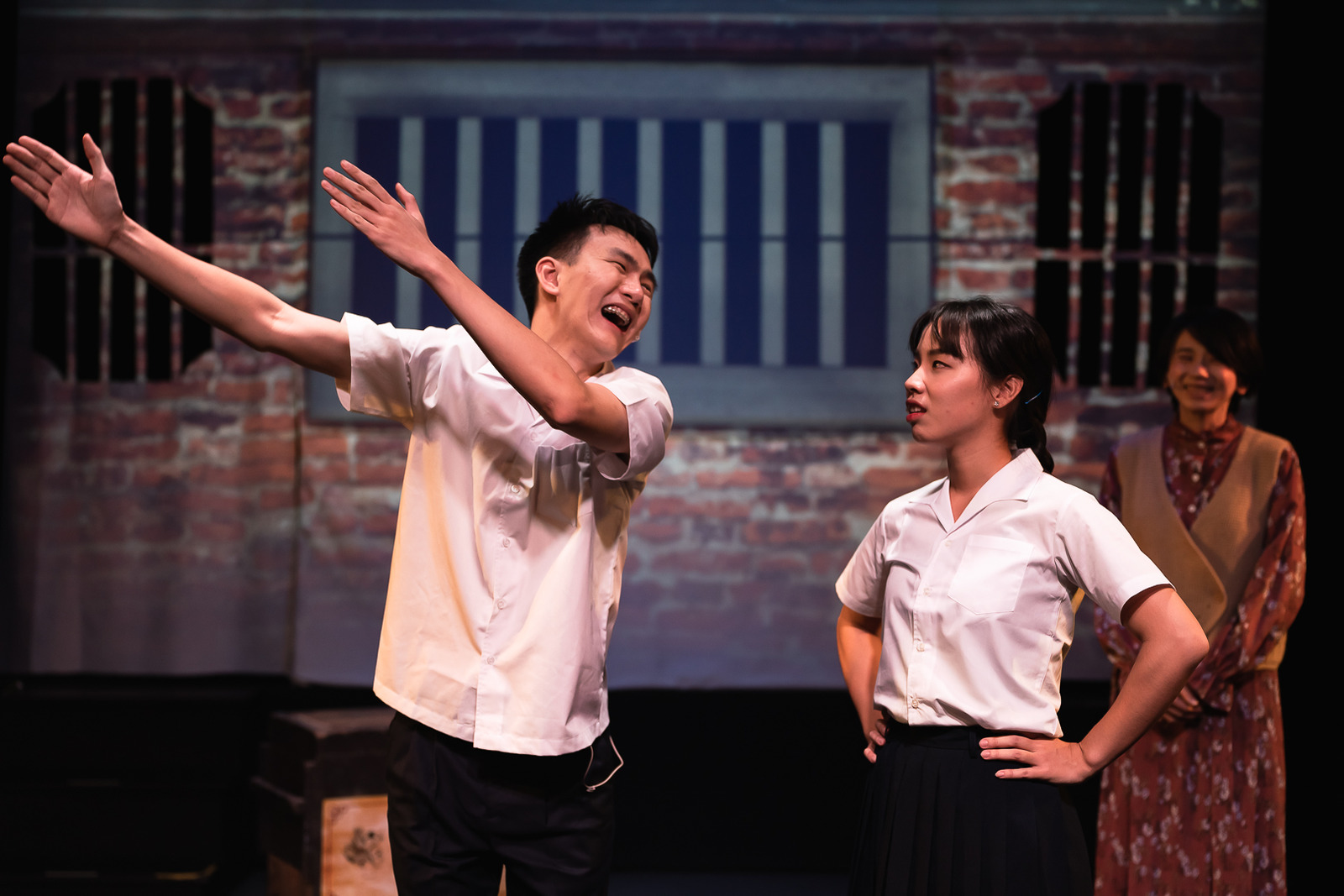 專業攝影團隊皓橘攝影在高雄市皮影戲館拍攝響座劇場的演出光之路活動記錄，詢問活動攝影報價