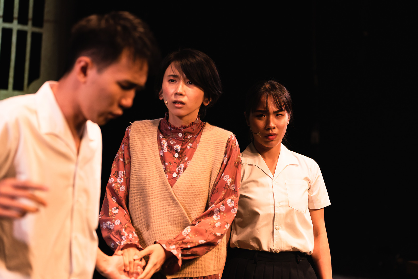 專業攝影團隊皓橘攝影在高雄市皮影戲館拍攝響座劇場的演出光之路活動記錄，詢問活動攝影報價