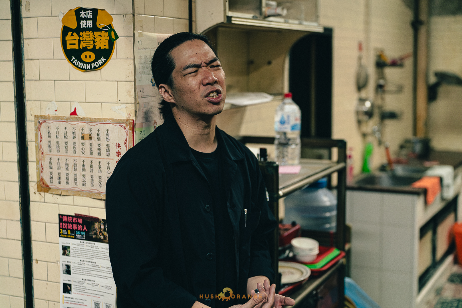 專業攝影團隊皓橘攝影在鳳山第二市場拍攝響座劇場的演出次男在二市場活動記錄，詢問活動攝影報價