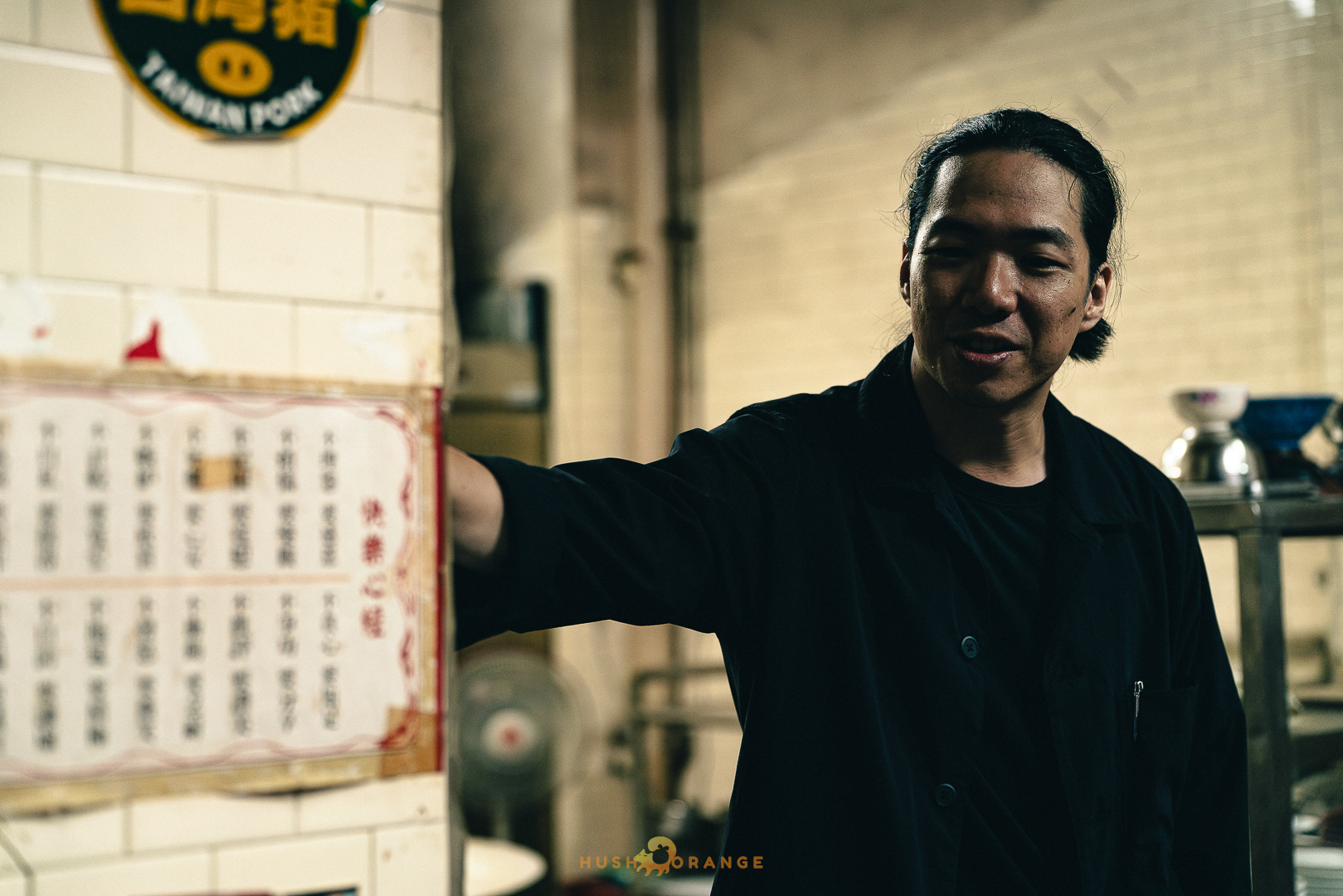 專業攝影團隊皓橘攝影在鳳山第二市場拍攝響座劇場的演出次男在二市場活動記錄，詢問活動攝影報價