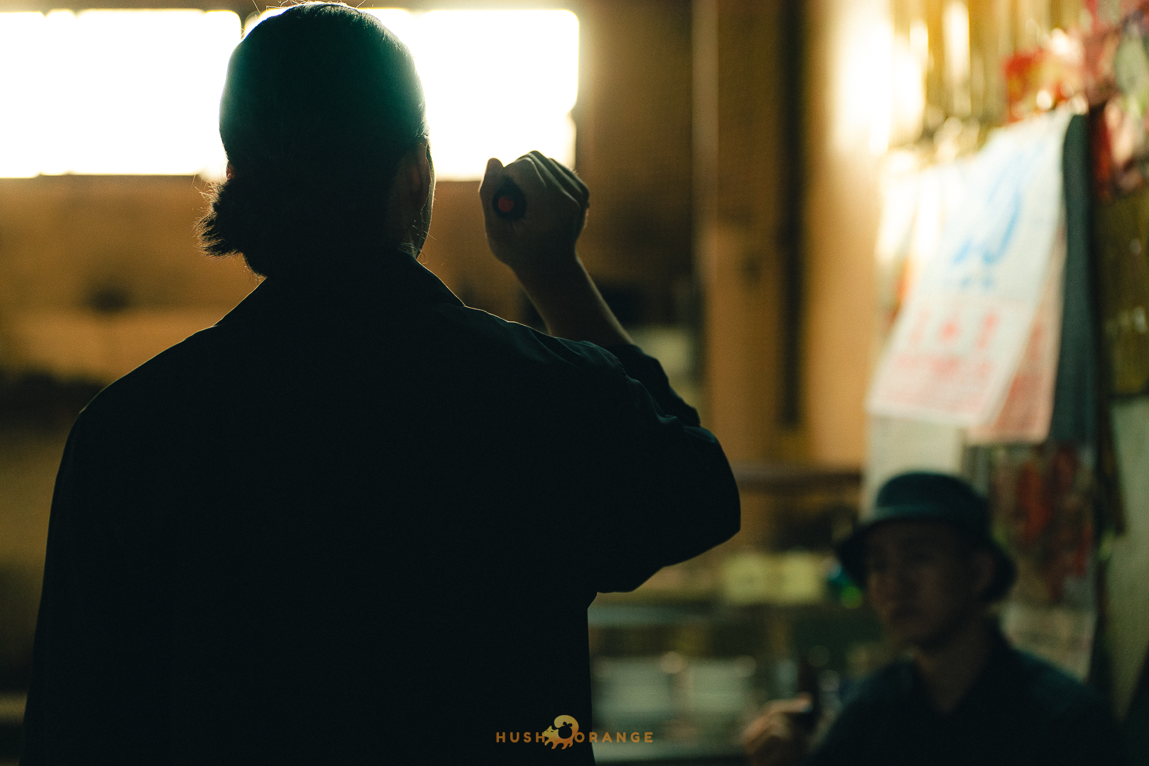 專業攝影團隊皓橘攝影在鳳山第二市場拍攝響座劇場的演出次男在二市場活動記錄，詢問活動攝影報價