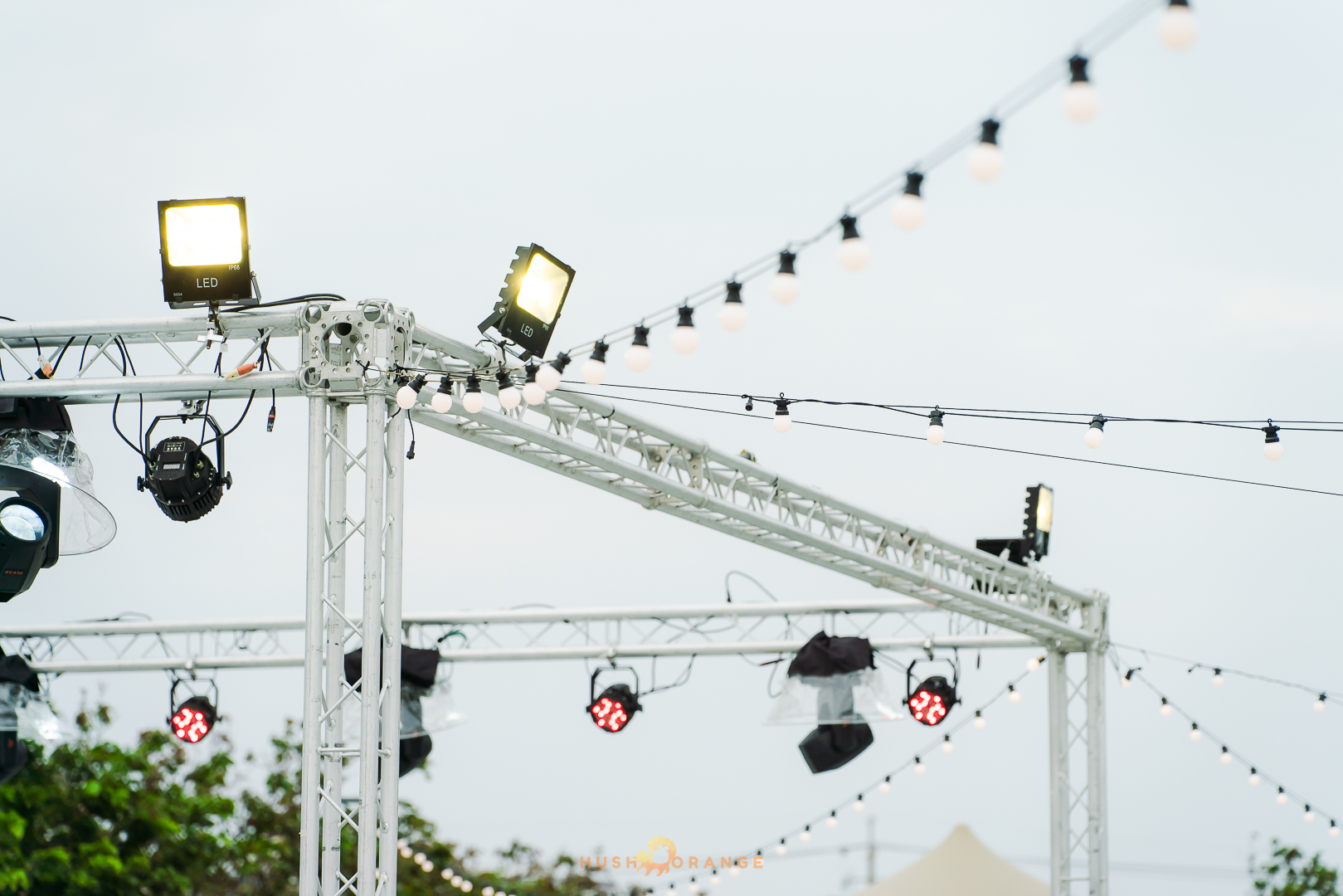 皓橘專業攝影團隊在嘉義布袋港拍攝高跟鞋盼舞會之活動紀錄畫面，歡迎洽詢相關活動攝影報價