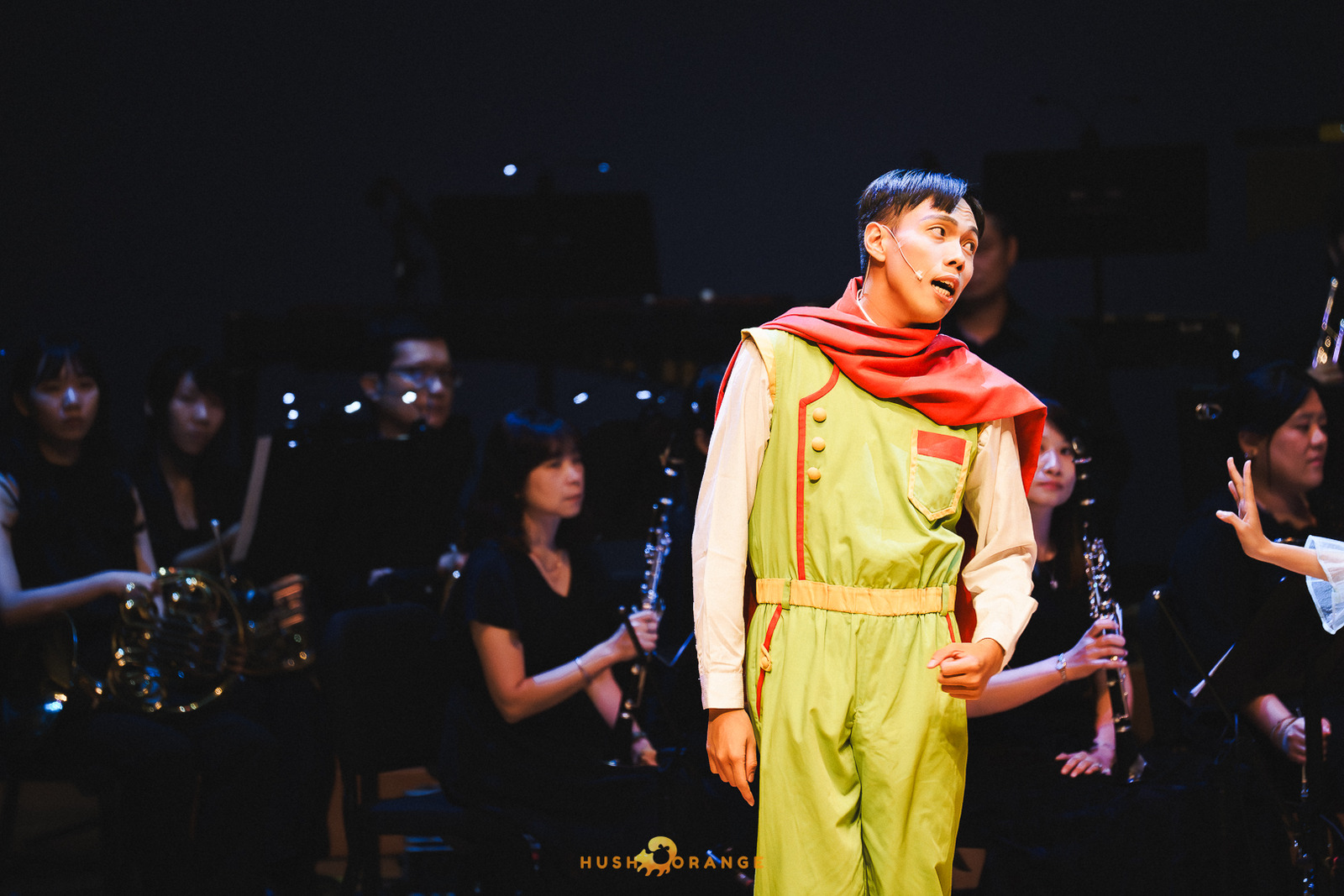 專業攝影團隊皓橘攝影在桃園展演中心拍攝桃園市立交響管樂團及萬花筒劇團的演出小王子歷險記活動記錄，詢問活動攝影報價