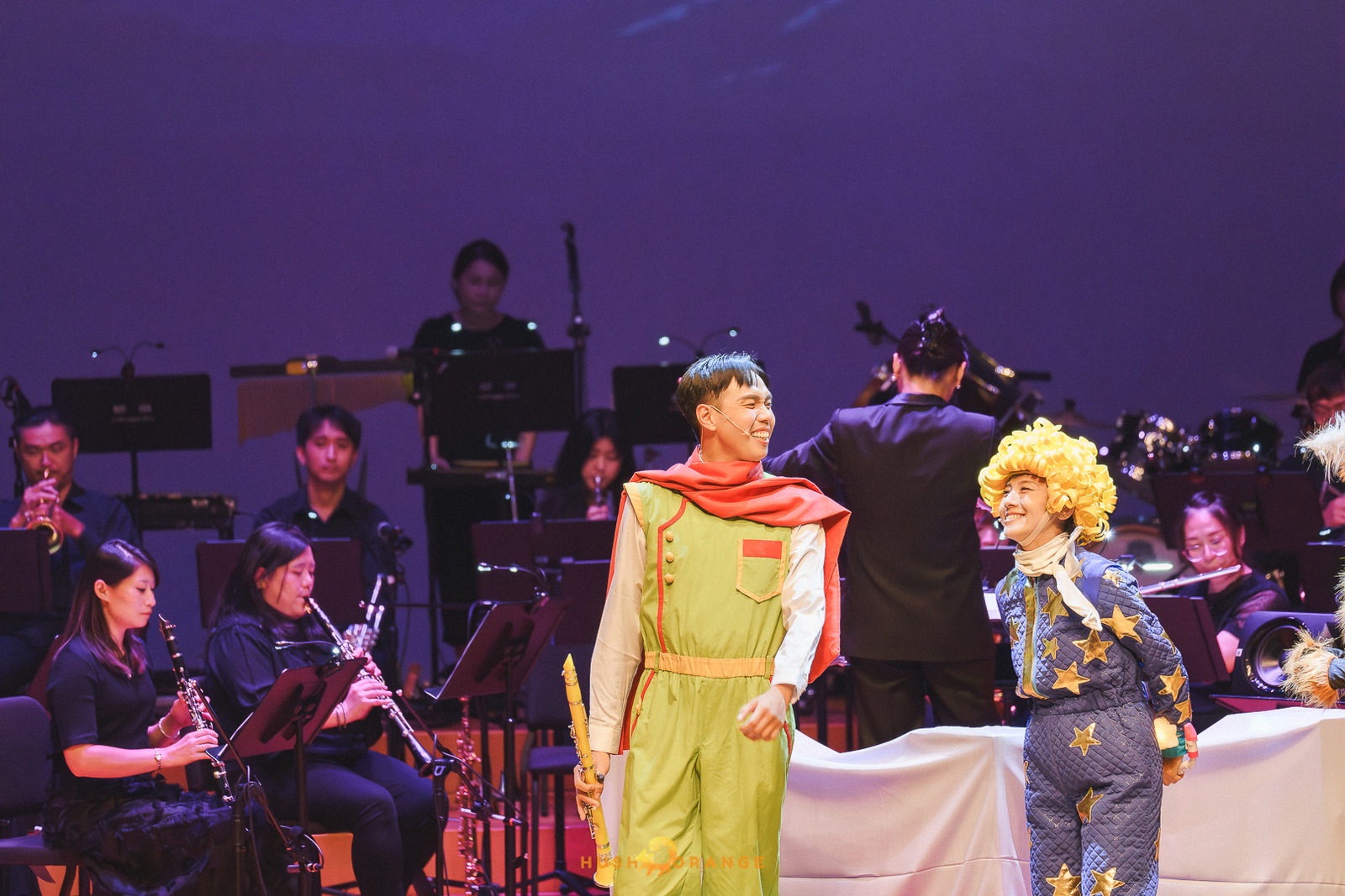 專業攝影團隊皓橘攝影在桃園展演中心拍攝桃園市立交響管樂團及萬花筒劇團的演出小王子歷險記活動記錄，詢問活動攝影報價