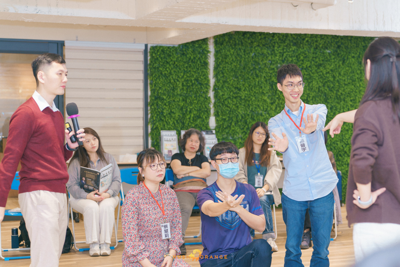 專業攝影團隊皓橘攝影拍攝心流逸境薩提爾課程活動記錄，詢問活動攝影報價