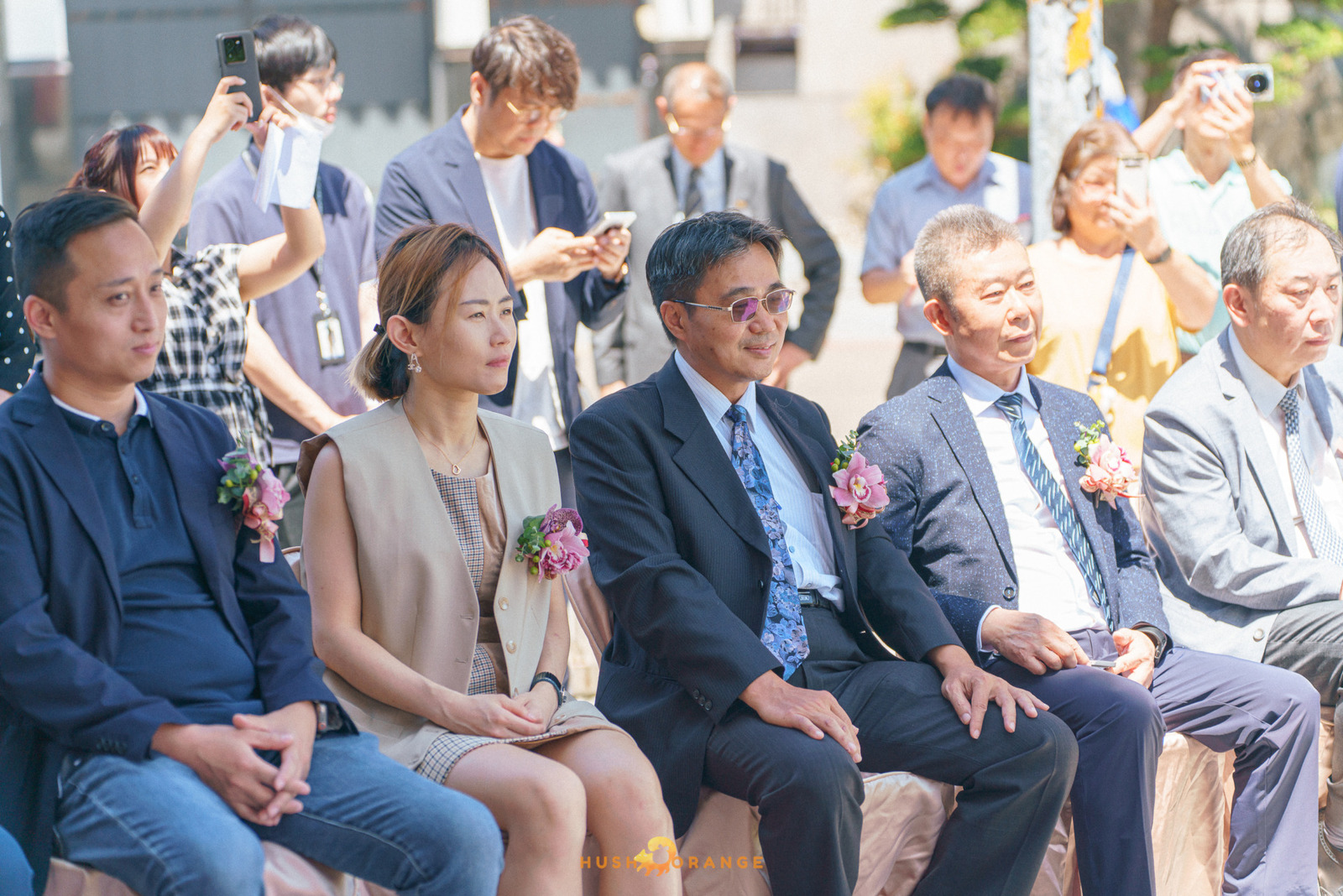 專業攝影團隊皓橘攝影在高雄鳳山Nova店拍攝開幕式剪彩儀式活動記錄的畫面，詢問活動攝影報價