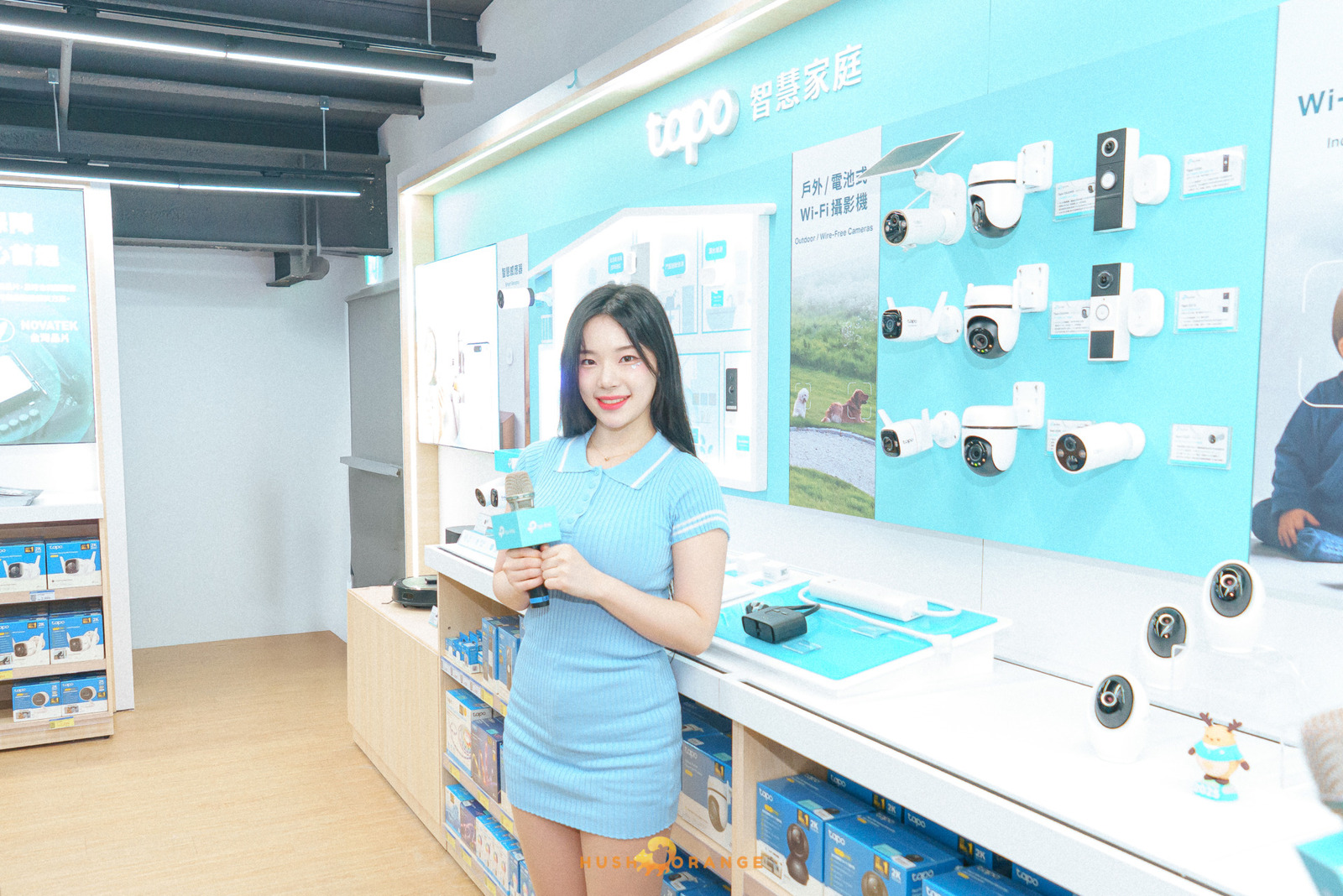 專業攝影團隊皓橘攝影在高雄鳳山Nova店拍攝開幕式剪彩儀式活動記錄的畫面，詢問活動攝影報價