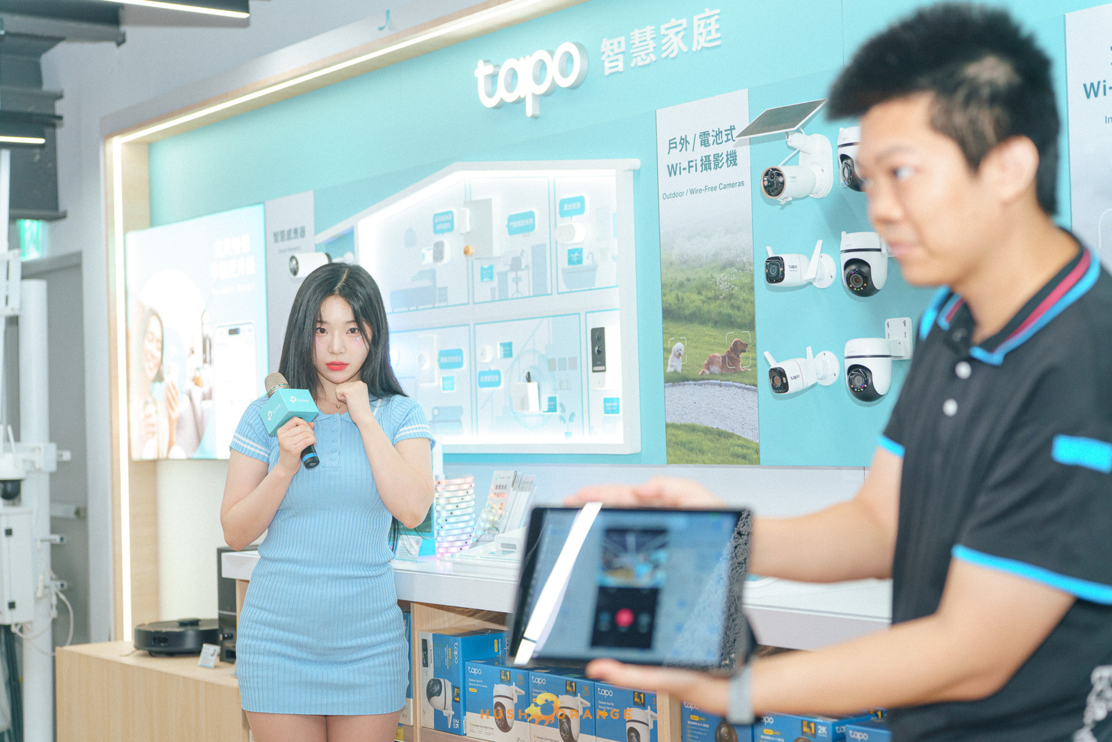 專業攝影團隊皓橘攝影在高雄鳳山Nova店拍攝開幕式剪彩儀式活動記錄的畫面，詢問活動攝影報價
