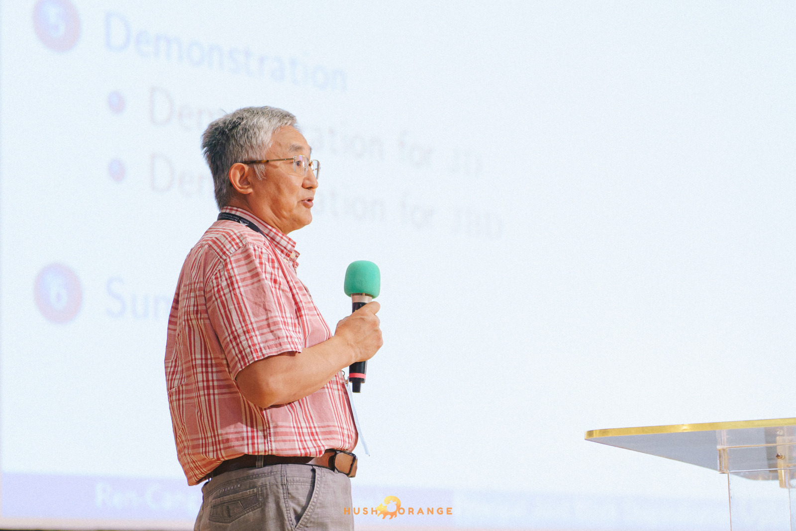 專業攝影團隊皓橘攝影在中山大學拍攝 2025 國際線性代數年會之活動紀錄畫面，歡迎洽詢相關活動攝影報價