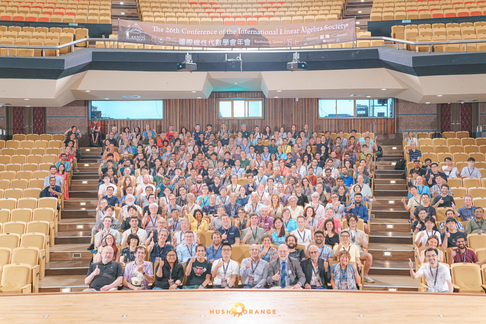 專業攝影團隊皓橘攝影在中山大學拍攝 2025 國際線性代數年會之活動紀錄畫面，歡迎洽詢相關活動攝影報價