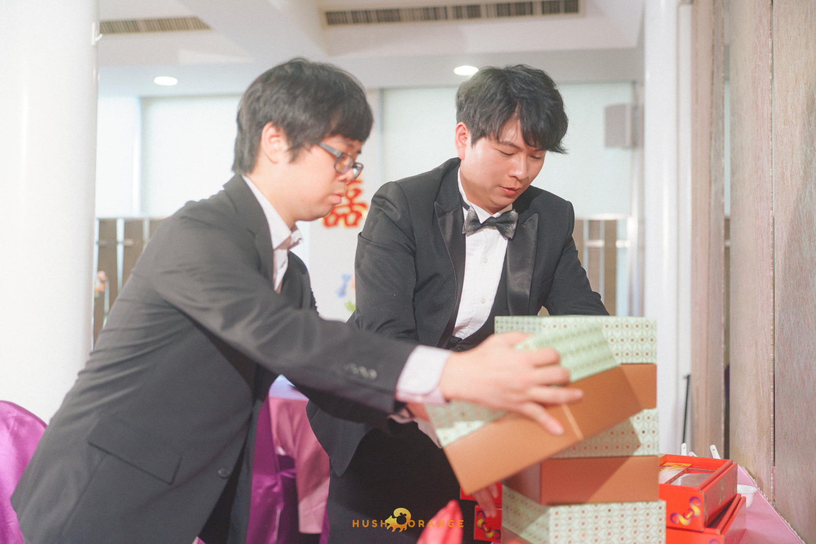 皓橘專業攝影團隊在屏東阿菊食堂拍攝新人婚禮之活動紀錄畫面，捕捉下新人間及家人間珍貴的瞬間，歡迎洽詢相關活動攝影報價