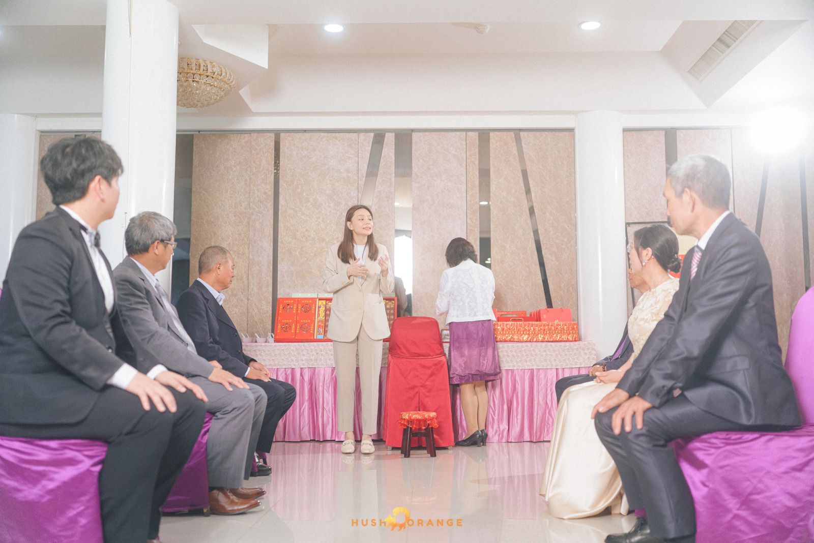 皓橘專業攝影團隊在屏東阿菊食堂拍攝新人婚禮之活動紀錄畫面，捕捉下新人間及家人間珍貴的瞬間，歡迎洽詢相關活動攝影報價