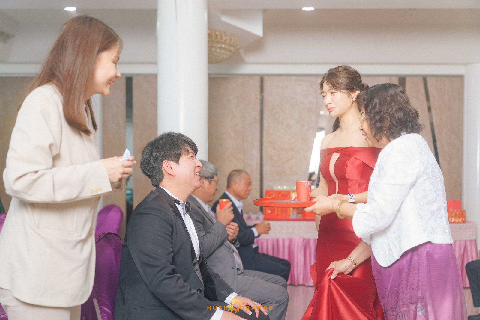 皓橘專業攝影團隊在屏東阿菊食堂拍攝新人婚禮之活動紀錄畫面，捕捉下新人間及家人間珍貴的瞬間，歡迎洽詢相關活動攝影報價
