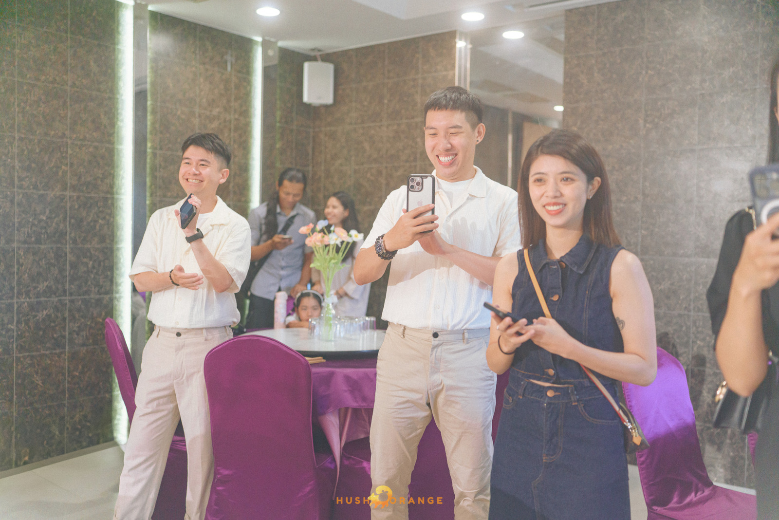 皓橘專業攝影團隊在屏東阿菊食堂拍攝新人婚禮之活動紀錄畫面，捕捉下新人間及家人間珍貴的瞬間，歡迎洽詢相關活動攝影報價