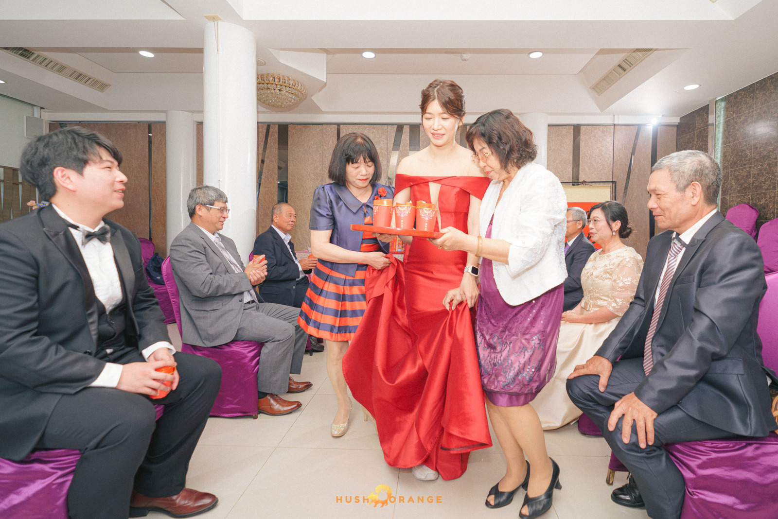 皓橘專業攝影團隊在屏東阿菊食堂拍攝新人婚禮之活動紀錄畫面，捕捉下新人間及家人間珍貴的瞬間，歡迎洽詢相關活動攝影報價