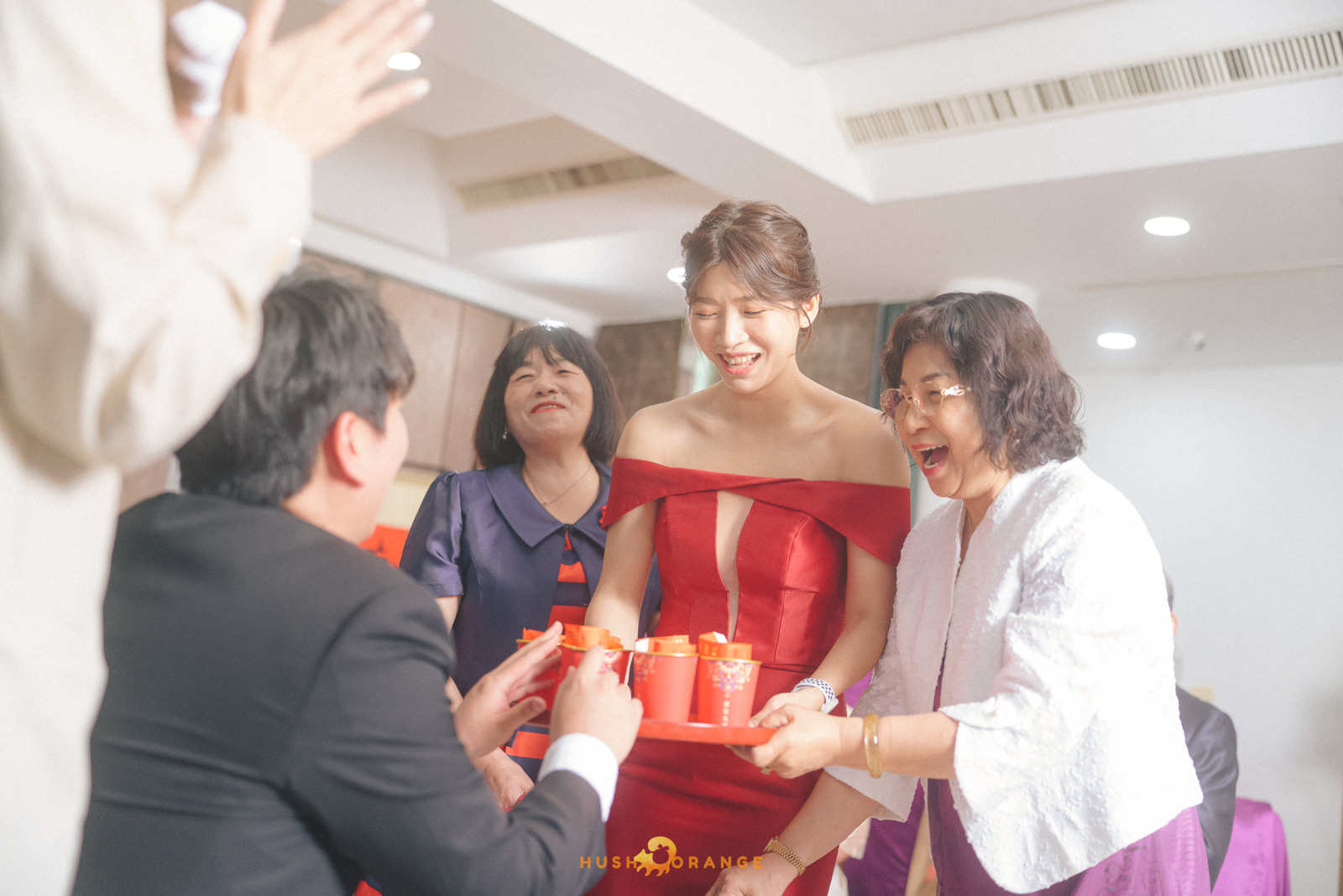 皓橘專業攝影團隊在屏東阿菊食堂拍攝新人婚禮之活動紀錄畫面，捕捉下新人間及家人間珍貴的瞬間，歡迎洽詢相關活動攝影報價