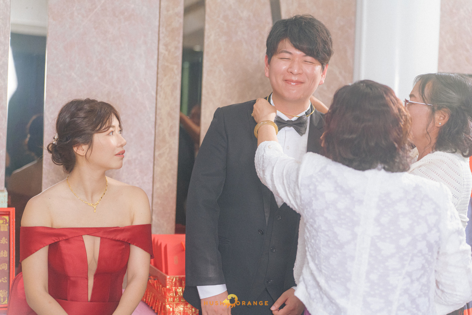 皓橘專業攝影團隊在屏東阿菊食堂拍攝新人婚禮之活動紀錄畫面，捕捉下新人間及家人間珍貴的瞬間，歡迎洽詢相關活動攝影報價