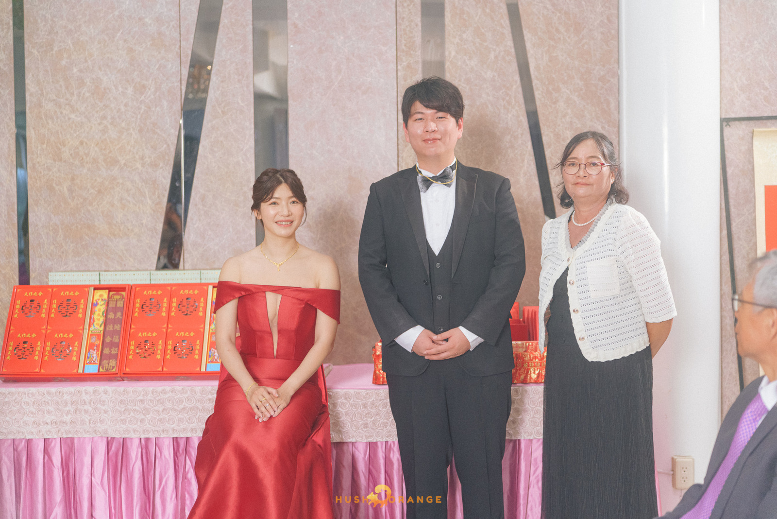 皓橘專業攝影團隊在屏東阿菊食堂拍攝新人婚禮之活動紀錄畫面，捕捉下新人間及家人間珍貴的瞬間，歡迎洽詢相關活動攝影報價
