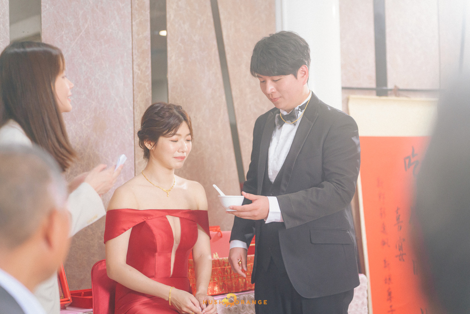 皓橘專業攝影團隊在屏東阿菊食堂拍攝新人婚禮之活動紀錄畫面，捕捉下新人間及家人間珍貴的瞬間，歡迎洽詢相關活動攝影報價