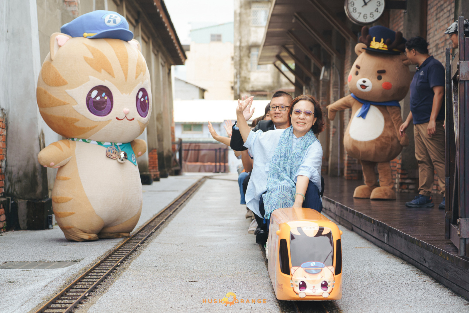 專業攝影團隊皓橘攝影在駁二哈瑪星鐵道館拍攝鐵道館開幕式活動記錄，詢問活動攝影報價