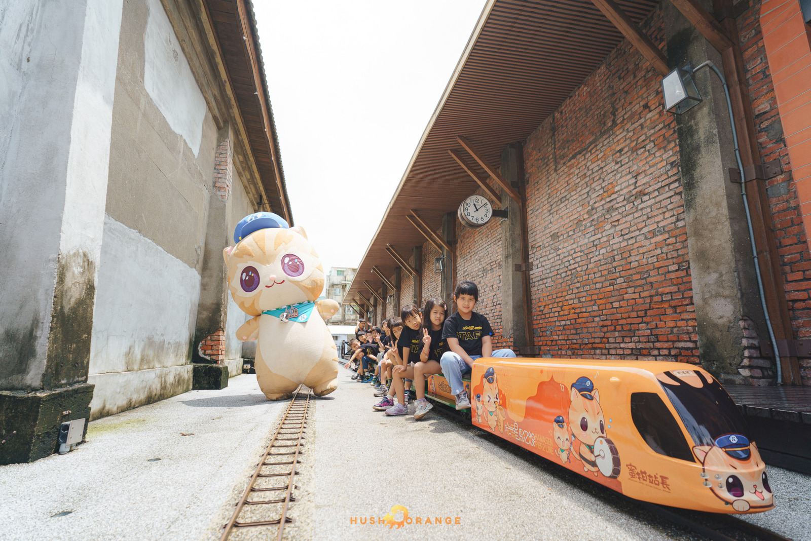 專業攝影團隊皓橘攝影在駁二哈瑪星鐵道館拍攝鐵道館開幕式活動記錄，詢問活動攝影報價