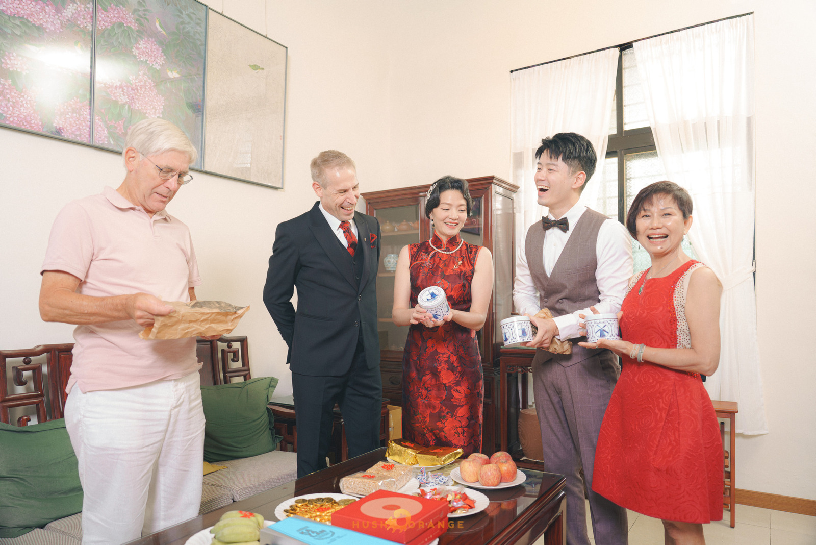 皓橘專業攝影團隊在高雄老新台菜十全店拍攝新人婚禮之活動紀錄畫面，捕捉跨國婚姻的美麗瞬間，歡迎洽詢相關活動攝影報價