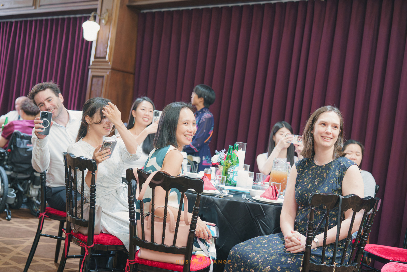 皓橘專業攝影團隊在高雄老新台菜十全店拍攝新人婚禮之活動紀錄畫面，捕捉跨國婚姻的美麗瞬間，歡迎洽詢相關活動攝影報價