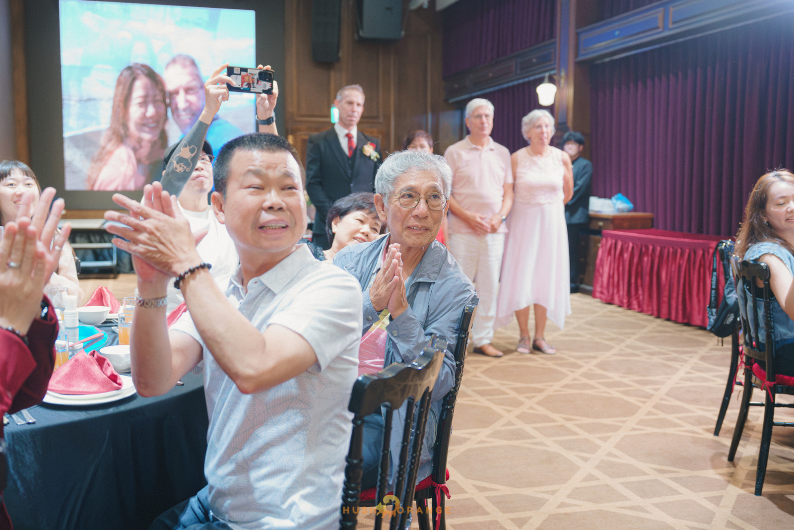 皓橘專業攝影團隊在高雄老新台菜十全店拍攝新人婚禮之活動紀錄畫面，捕捉跨國婚姻的美麗瞬間，歡迎洽詢相關活動攝影報價