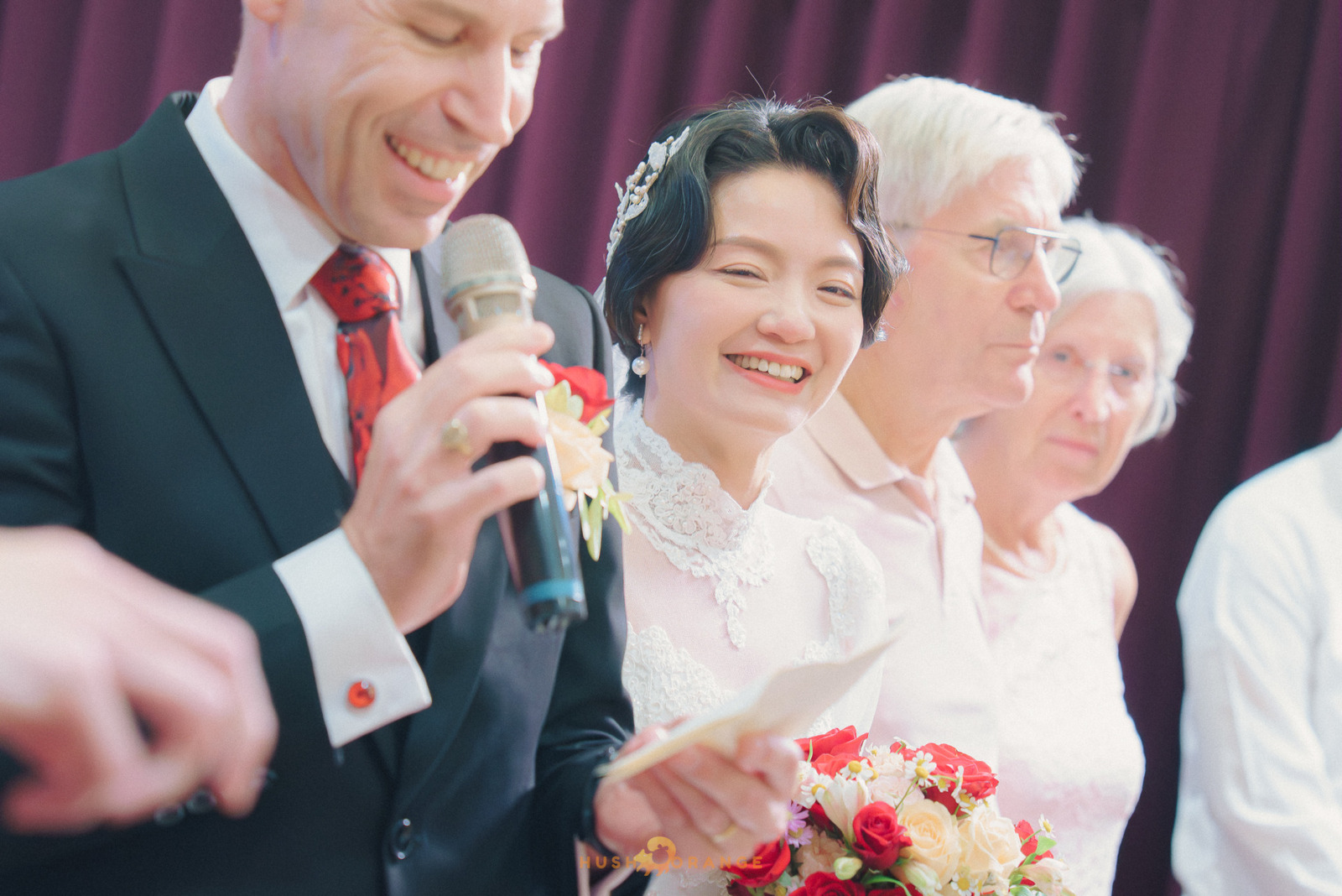 皓橘專業攝影團隊在高雄老新台菜十全店拍攝新人婚禮之活動紀錄畫面，捕捉跨國婚姻的美麗瞬間，歡迎洽詢相關活動攝影報價