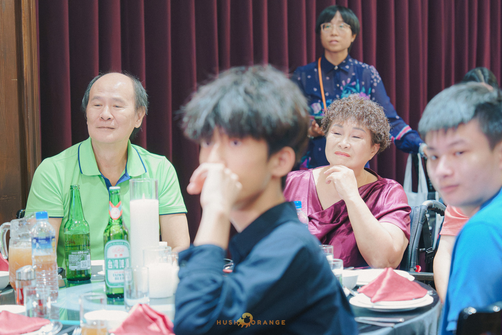 皓橘專業攝影團隊在高雄老新台菜十全店拍攝新人婚禮之活動紀錄畫面，捕捉跨國婚姻的美麗瞬間，歡迎洽詢相關活動攝影報價