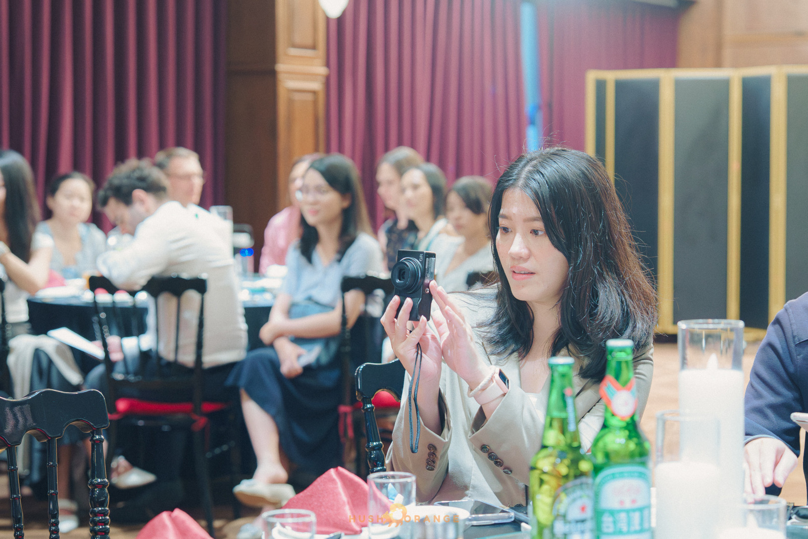 皓橘專業攝影團隊在高雄老新台菜十全店拍攝新人婚禮之活動紀錄畫面，捕捉跨國婚姻的美麗瞬間，歡迎洽詢相關活動攝影報價