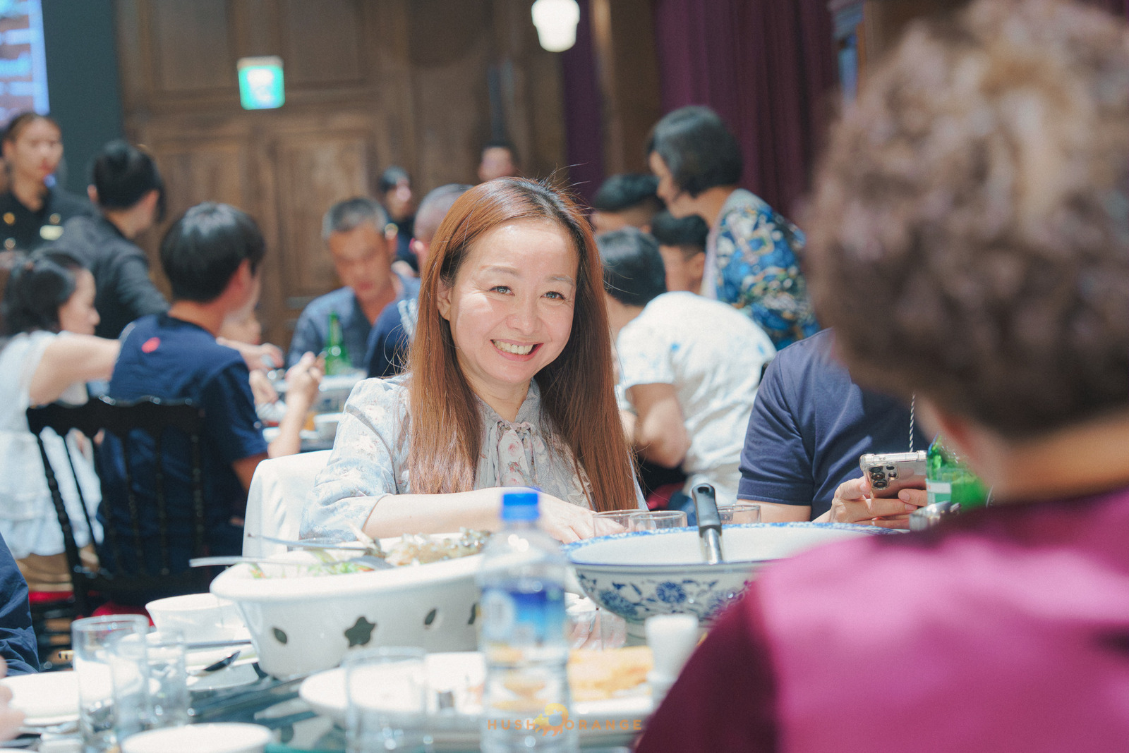 皓橘專業攝影團隊在高雄老新台菜十全店拍攝新人婚禮之活動紀錄畫面，捕捉跨國婚姻的美麗瞬間，歡迎洽詢相關活動攝影報價