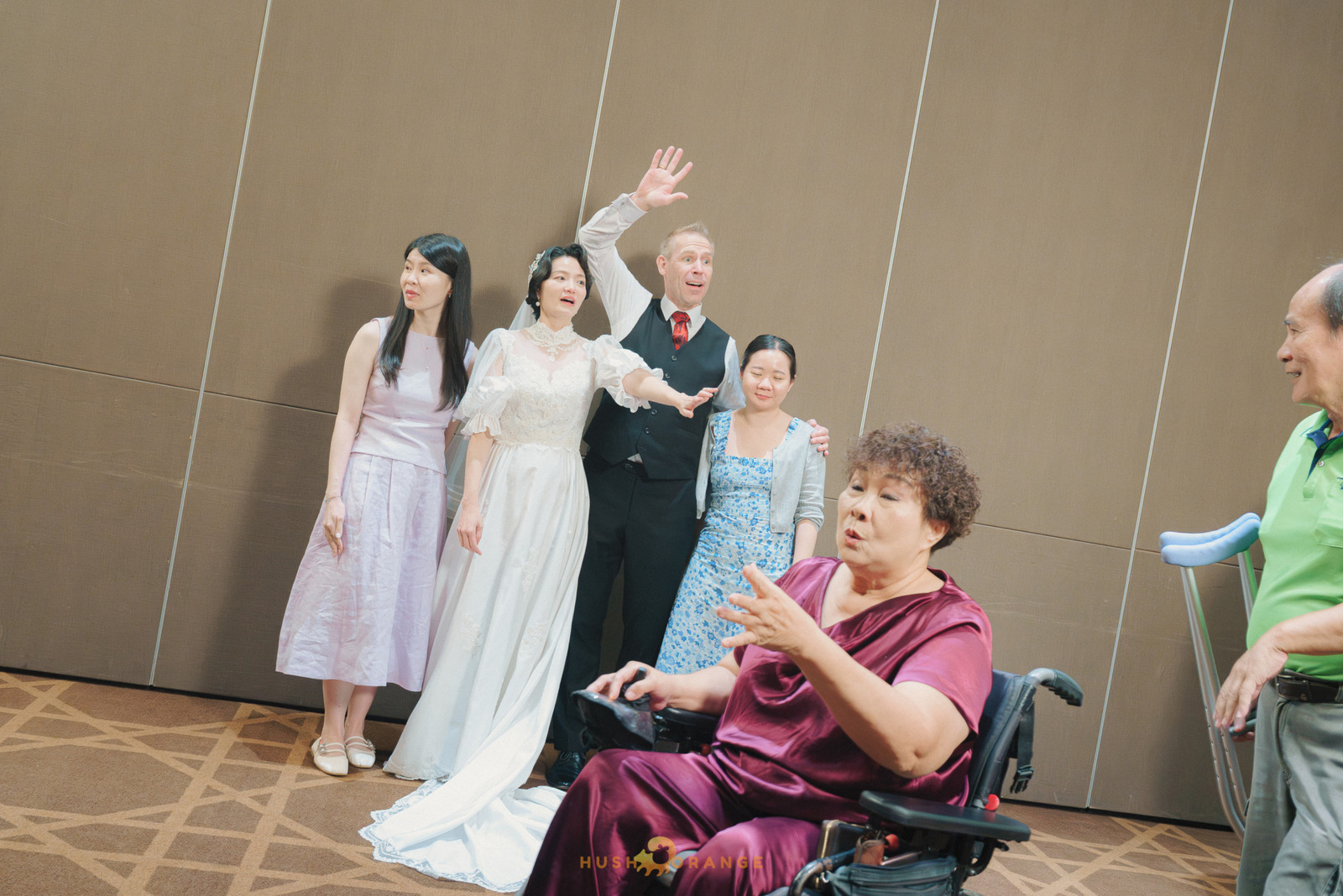 皓橘專業攝影團隊在高雄老新台菜十全店拍攝新人婚禮之活動紀錄畫面，捕捉跨國婚姻的美麗瞬間，歡迎洽詢相關活動攝影報價